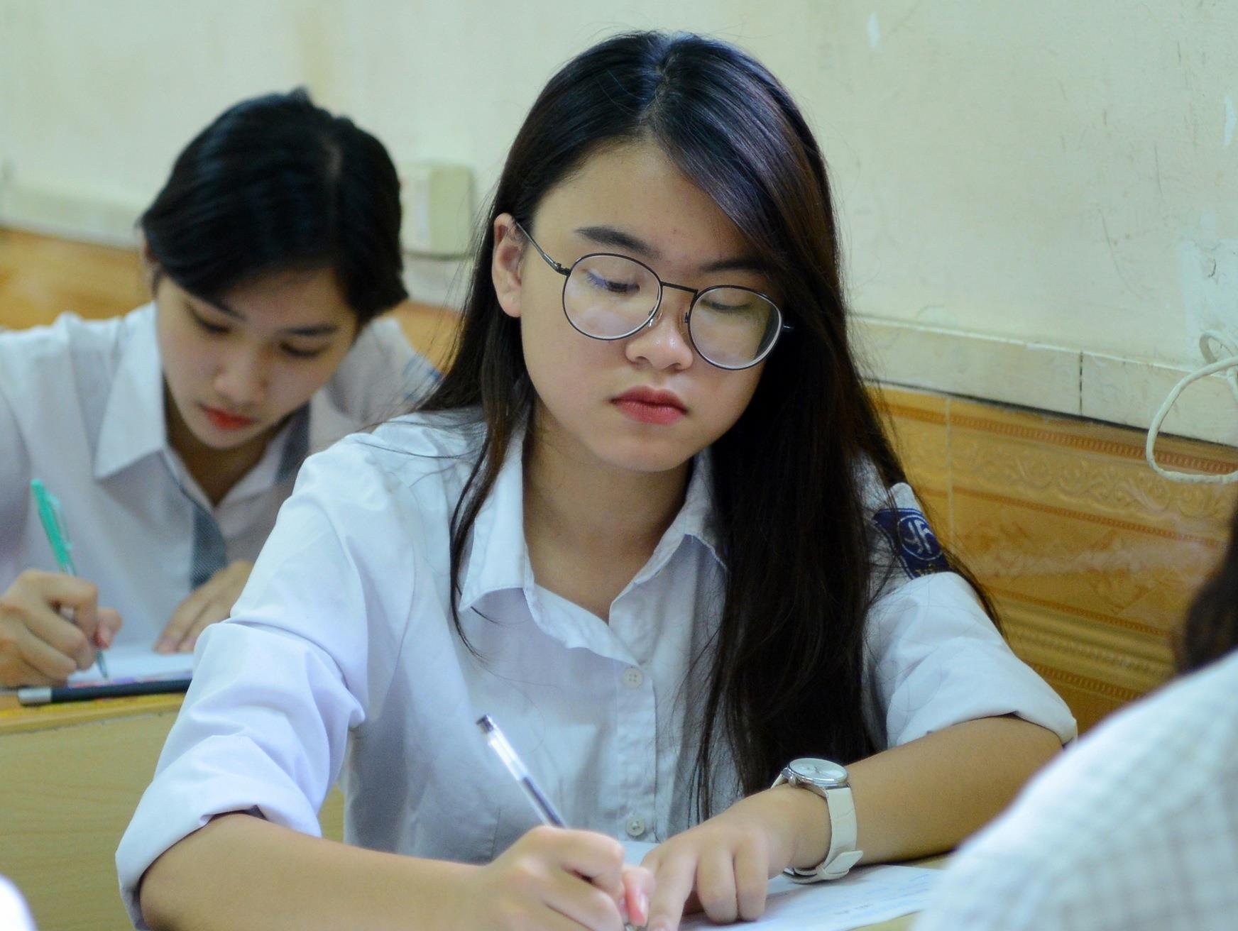 Cac truong bat dau cong bo diem chuan nguyen vong 2 hinh anh