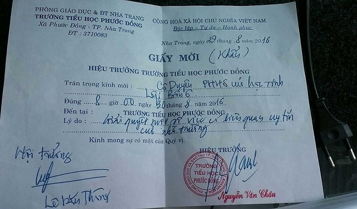 hoc sinh tieu hoc khieng ban anh 1