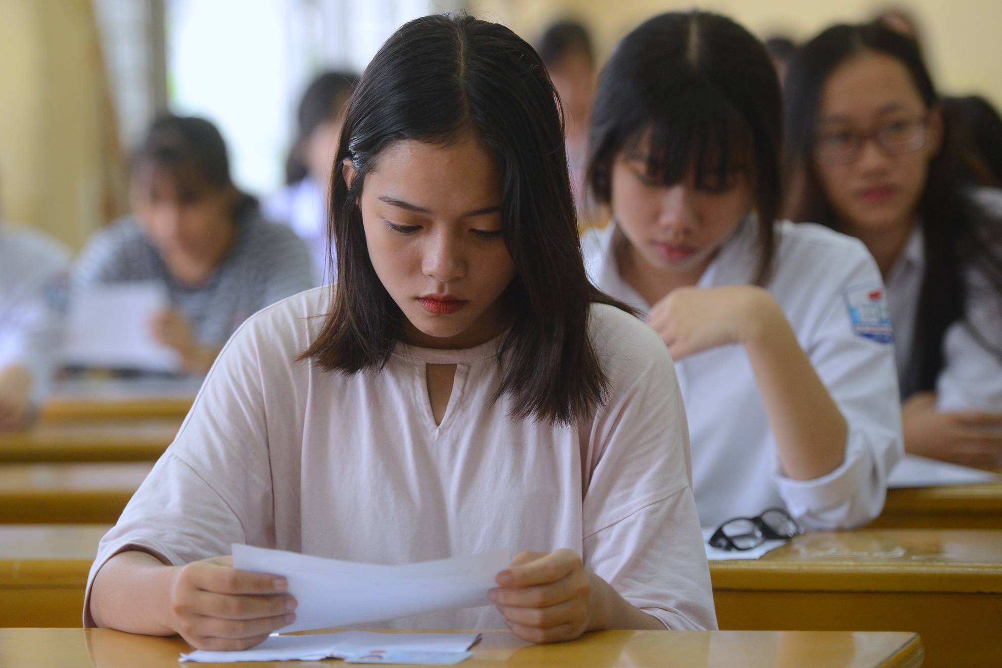 Bo GD&DT len tieng ve de trac nghiem Toan truyen tren mang hinh anh