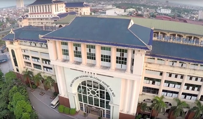 DH Kinh doanh Cong nghe tuyen sinh trai phep sinh vien Lao hinh anh