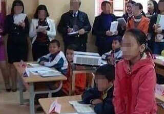 Nhung canh du gio bi danh gia gay ap luc cho hoc sinh hinh anh