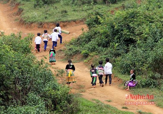 tre dan toc hoc chu anh 2