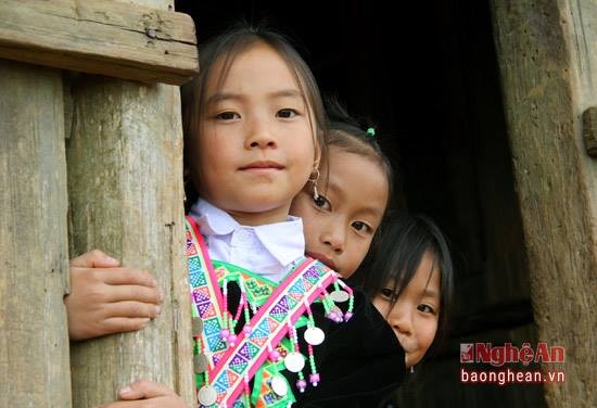 tre dan toc hoc chu anh 7