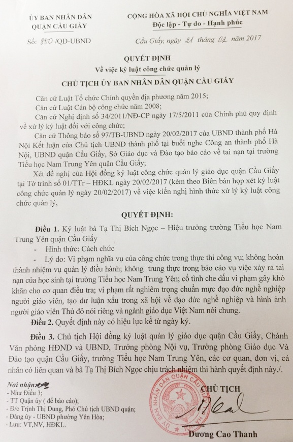 học sinh bị ngã gãy chân trong sân trường ảnh 2 hoc sinh bi nga gay chan trong san truong anh 2