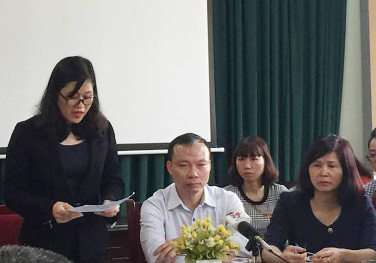 học sinh bị ngã gãy chân trong sân trường ảnh 1 hoc sinh bi nga gay chan trong san truong anh 1