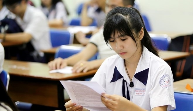Nhieu thi sinh dang ky xet tuyen dai hoc sai hinh anh