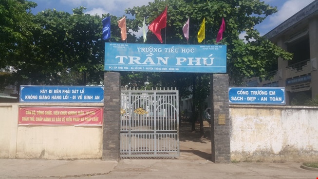 giang vien lot quan hoc sinh anh 1