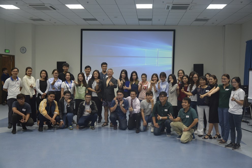 gs mac quan dui giang day sinh vien anh 2