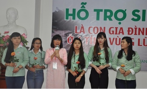 nghĩa cử cao đẹp nơi giảng đường ảnh 1 nghia cu cao dep noi giang duong anh 1