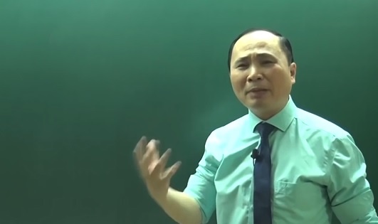 thầy giáo dạy làm bài thi trắc nghiệm  ảnh 1 thay giao day lam bai thi trac nghiem anh 1