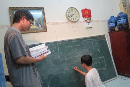 tự học ở nhà  ảnh 1 tu hoc o nha anh 1