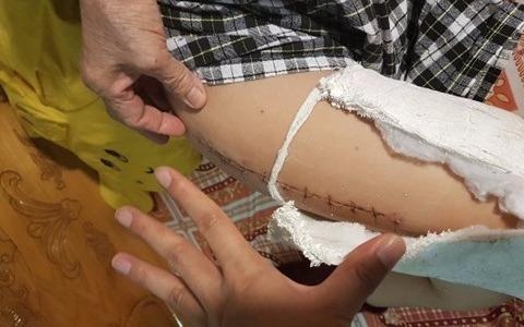 Phat hanh chinh tai xe taxi dam hoc sinh truong Nam Trung Yen gay chan hinh anh