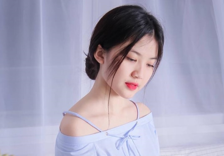 Thu khoa DH San khau Dien anh bat khoc trong phim ngan hinh anh