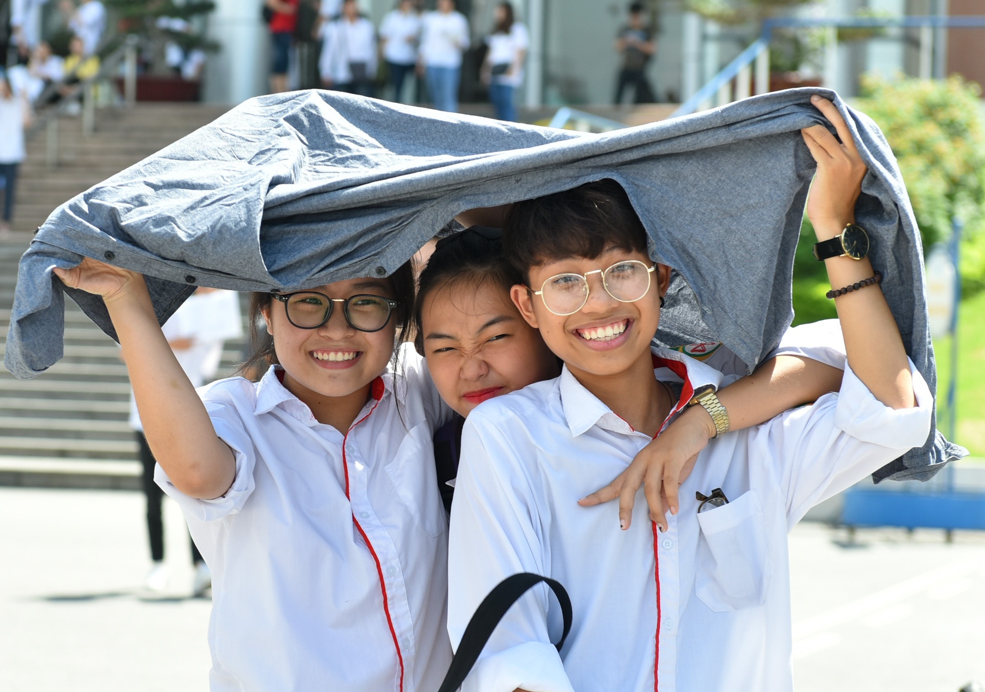 Nhieu thi sinh danh gia de thi Ngu van vua suc hinh anh