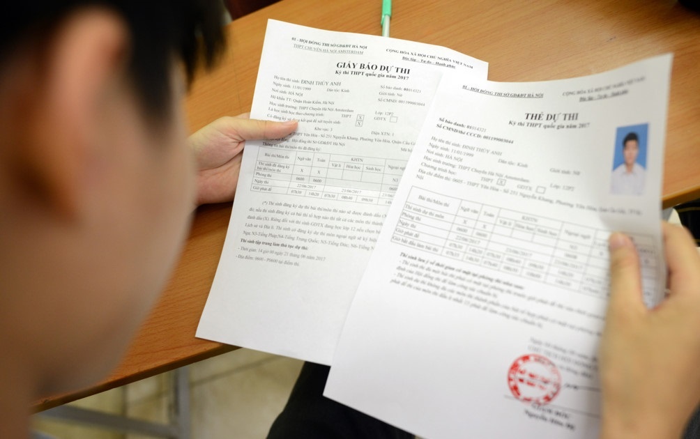 49 thi sinh bi dinh chi trong ngay thi dau tien hinh anh