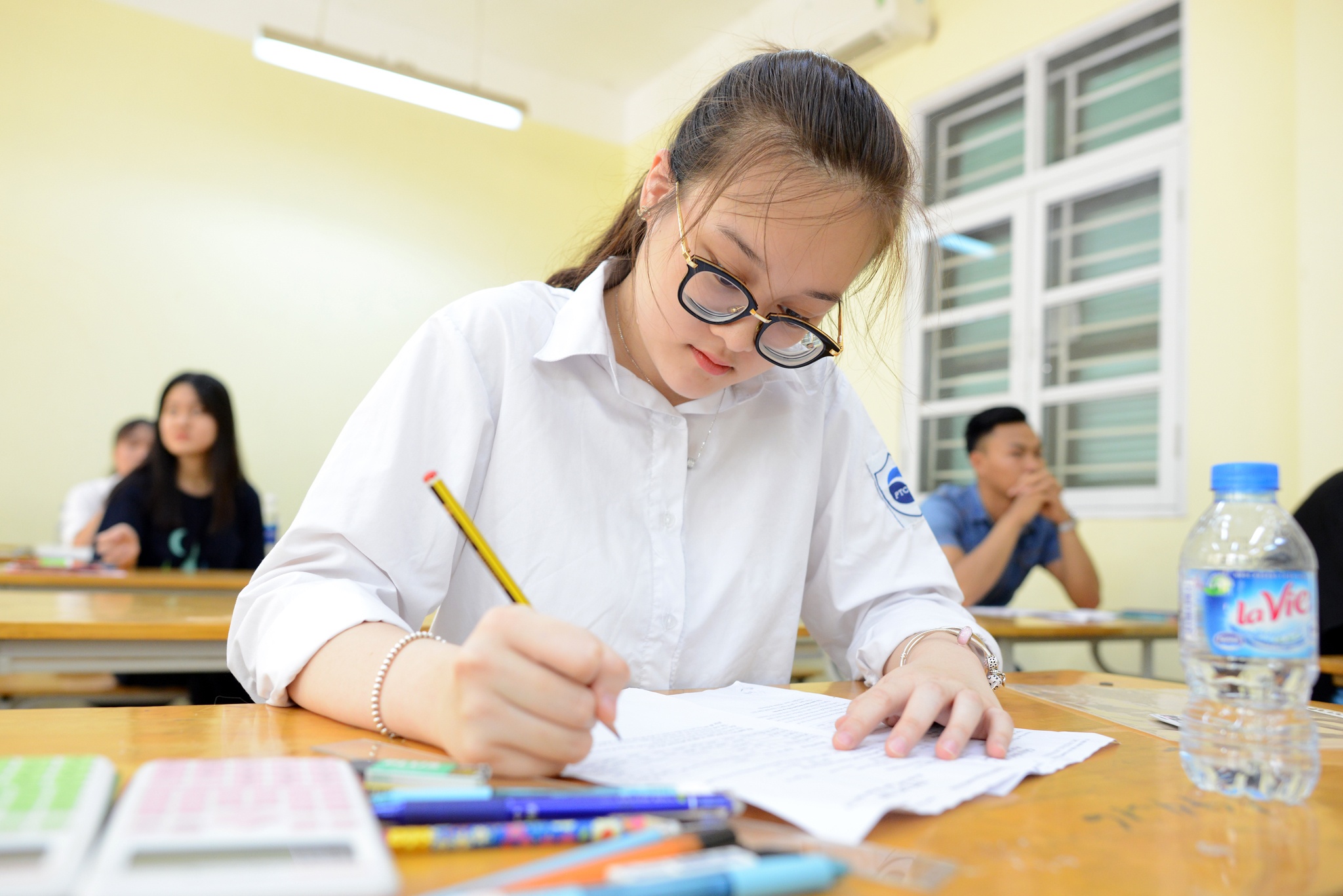 Bo GD&DT cong bo de Lich su, Dia ly, Giao duc Cong dan hinh anh