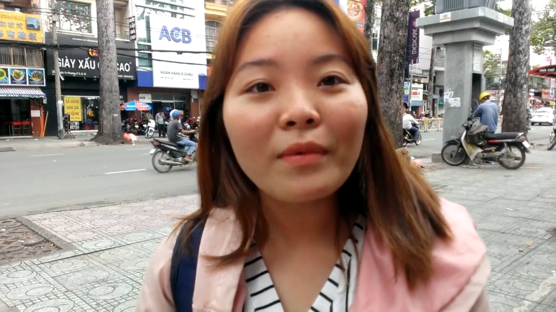 Thi sinh danh gia de thi Lich su khong kho hinh anh