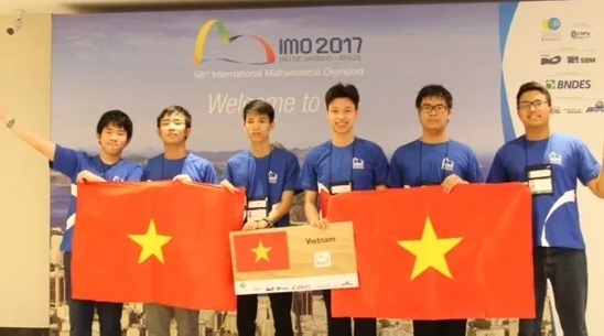 huy chương vàng olympic toán quốc tế ảnh 1 huy chuong vang olympic toan quoc te anh 1