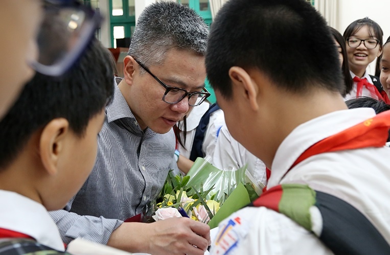 GS Ngo Bao Chau: Ban tre theo nganh nghe nao cung nen gioi Toan hinh anh