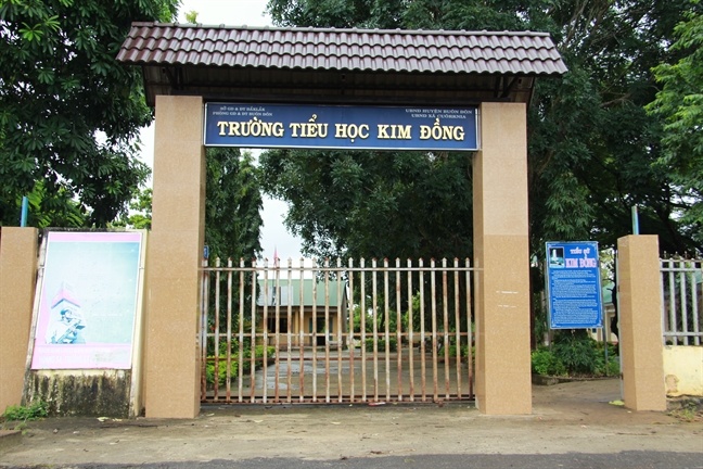 phó hiệu trưởng tống tình giáo viên  ảnh 1 pho hieu truong tong tinh giao vien anh 1