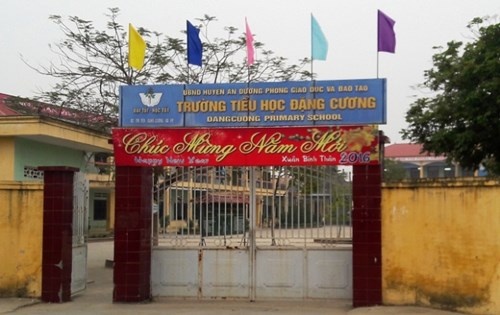 Bi to lam thu, hieu truong lam don xin ra khoi nganh hinh anh
