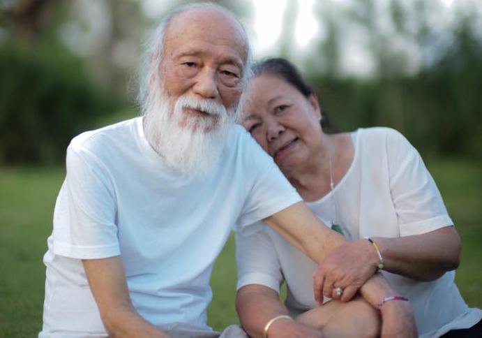 PGS Van Nhu Cuong om vo truoc khi mat va nhung ngay thanh than hinh anh
