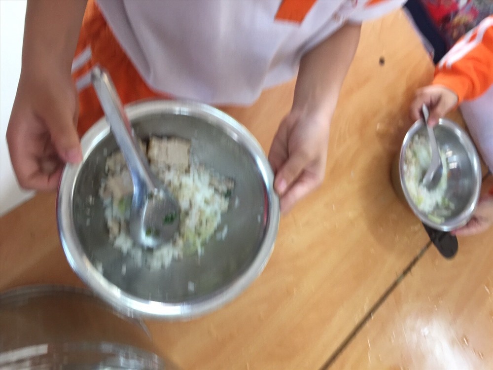 bữa cơm ở trường nam trung yên  ảnh 2 bua com o truong nam trung yen anh 2