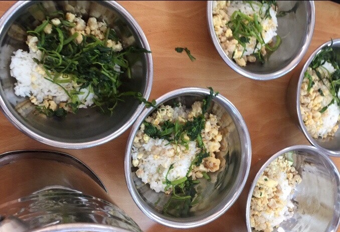 bữa ăn ở trường nam trung yên ảnh 1 bua an o truong nam trung yen anh 1