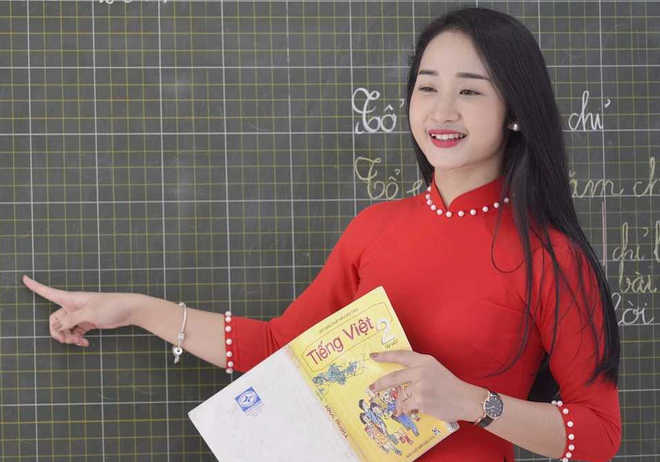 Hoa khoi 9X hanh phuc khi lam co giao tieu hoc hinh anh