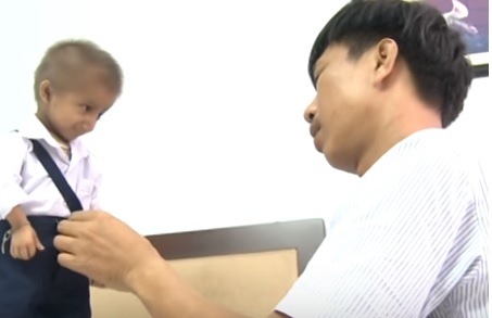 'Nguoi cha' cua cau hoc tro cao 58 cm hinh anh