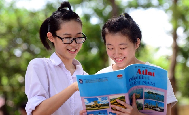 Chuong trinh moi yeu cau day Ngu van ngoai sach giao khoa hinh anh