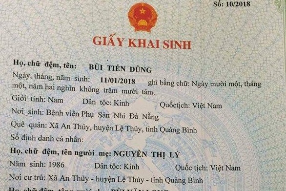 Ong bo lam giay khai sinh ten con trai la Bui Tien Dung hinh anh