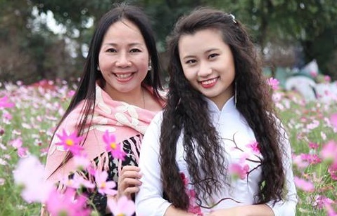 Nguoi me Viet don than day con vao Harvard hinh anh