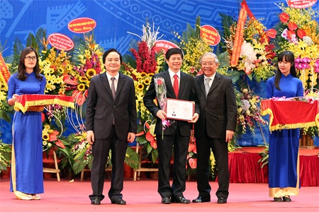 Bo GD&DT: Khong cong nhan giao su, pho giao su kem chat luong hinh anh