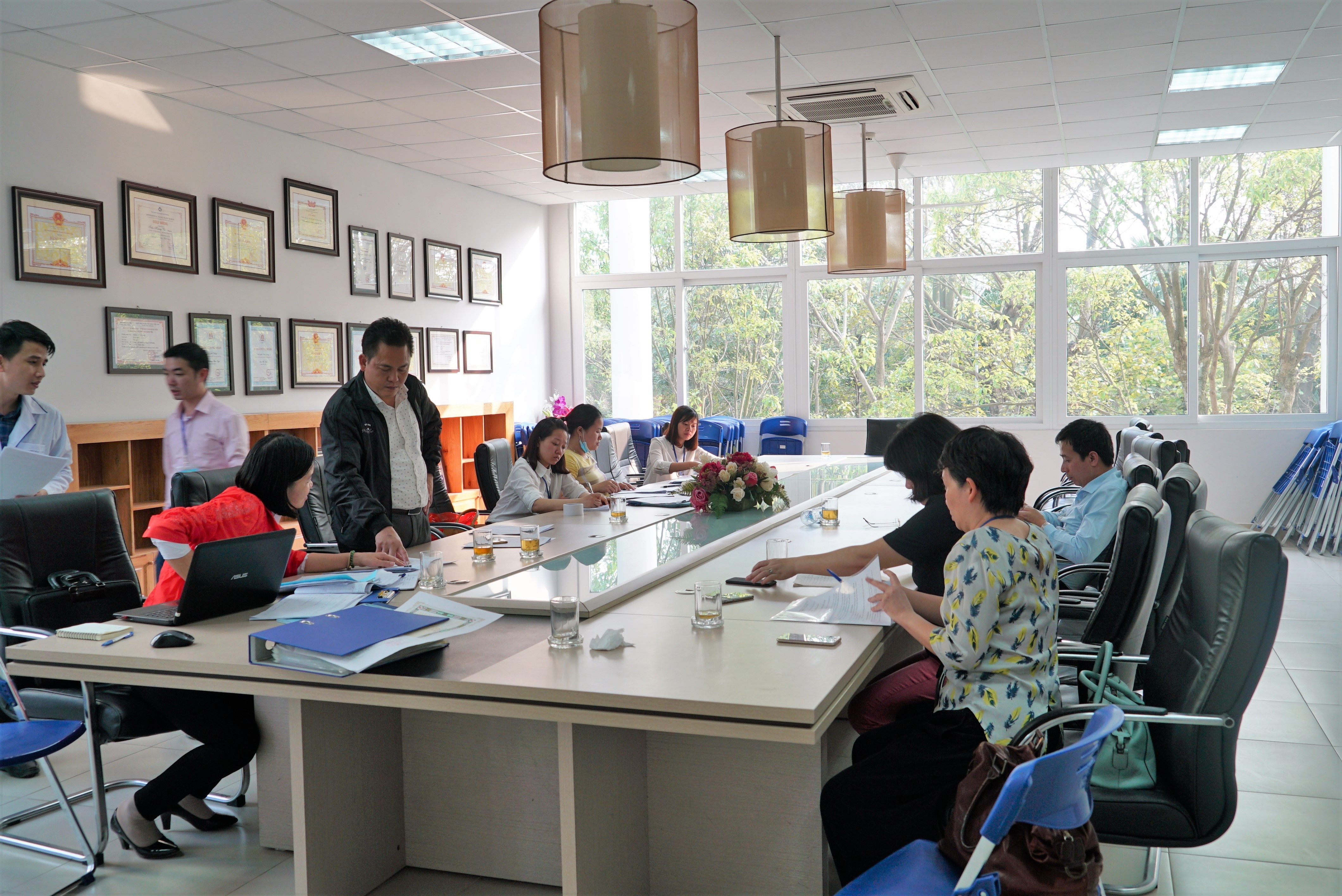 nghi hoc bat thuong anh 1