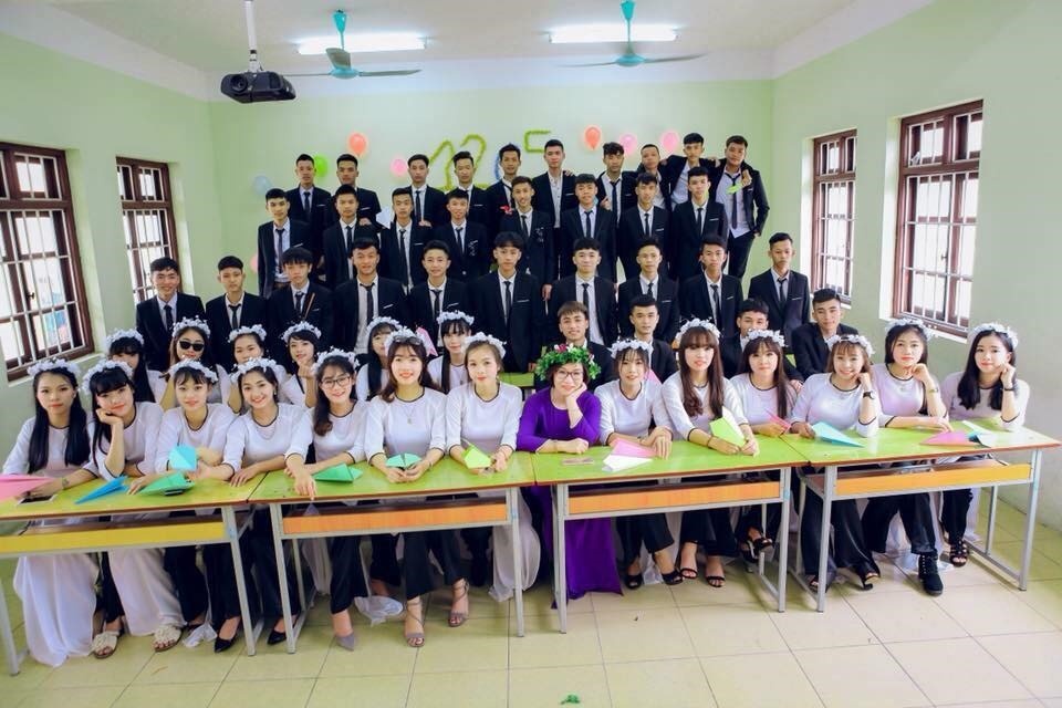 ảnh kỷ yếu vỗ mông ảnh 2 anh ky yeu vo mong anh 2