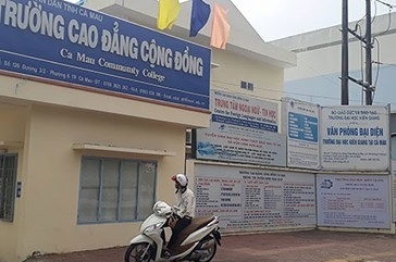 Tam dung 3 lop lien thong do DH Kien Giang dao tao 'chui' hinh anh