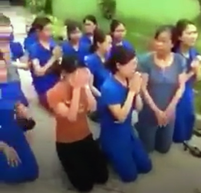 cô giáo quỳ ảnh 1 co giao quy anh 1