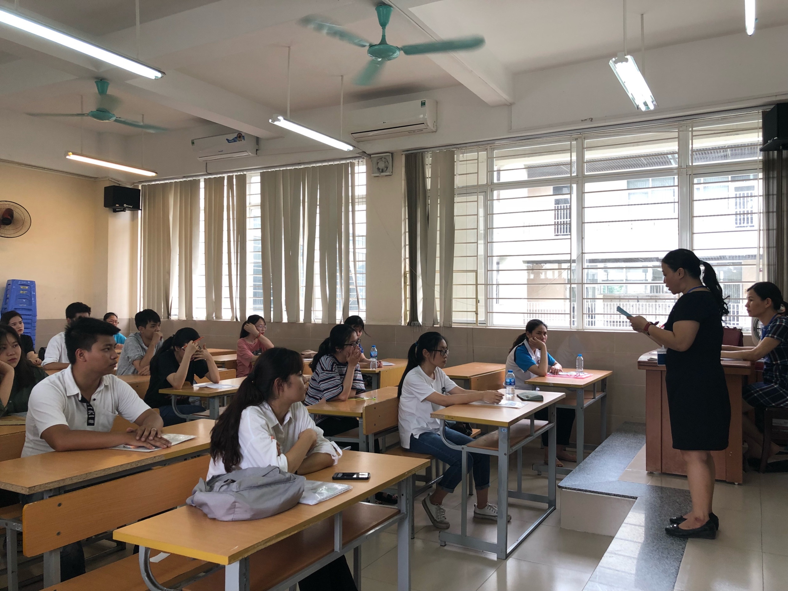 gian lan thi thpt quoc gia anh 3