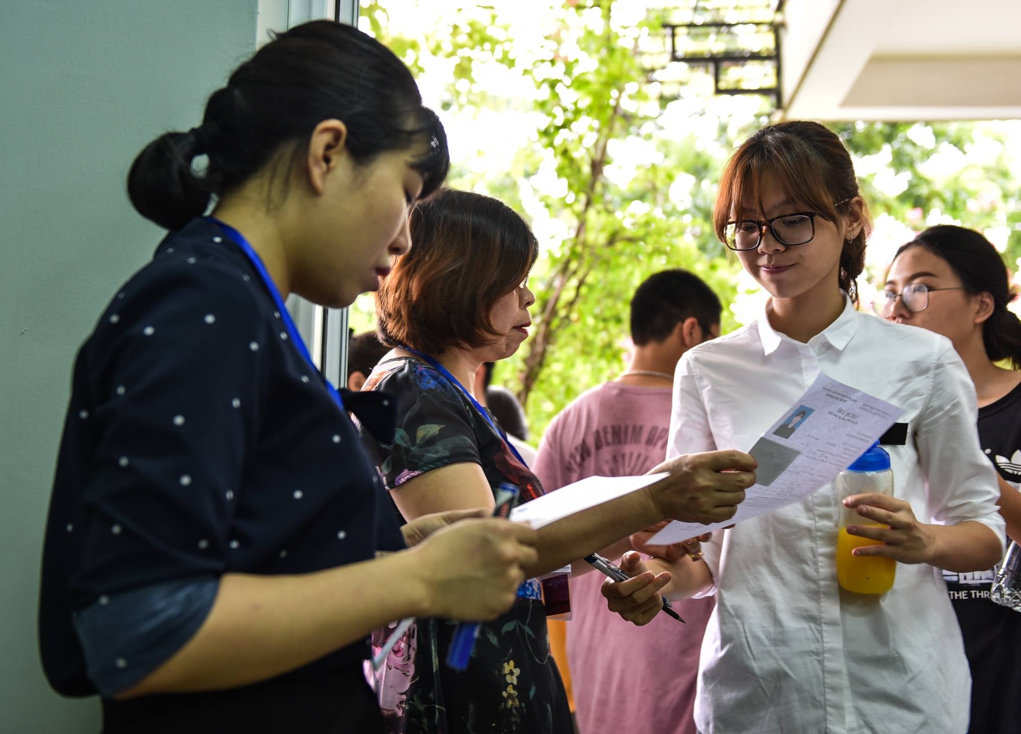 Thi sinh nhan xet de thi Ngu van hinh anh