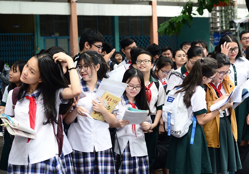 Tuyen sinh lop 10 o Sai Gon cang thang va hoi hop tot cung hinh anh