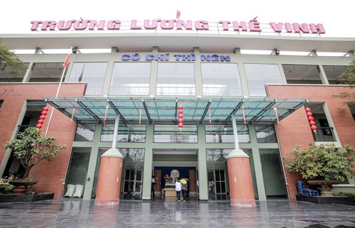 Truong Luong The Vinh khong tra lai tien khi rut ho so lop 10 hinh anh