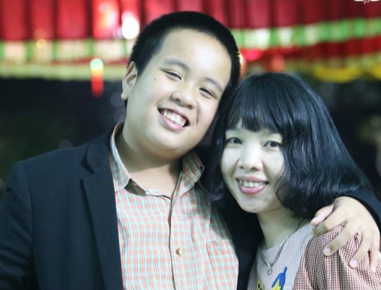 trẻ viết bằng tay trái ảnh 2 tre viet bang tay trai anh 2