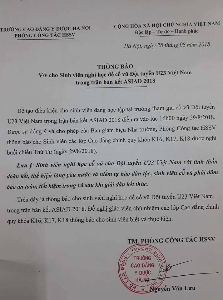 sinh vien nghi hoc xem da bong anh 1