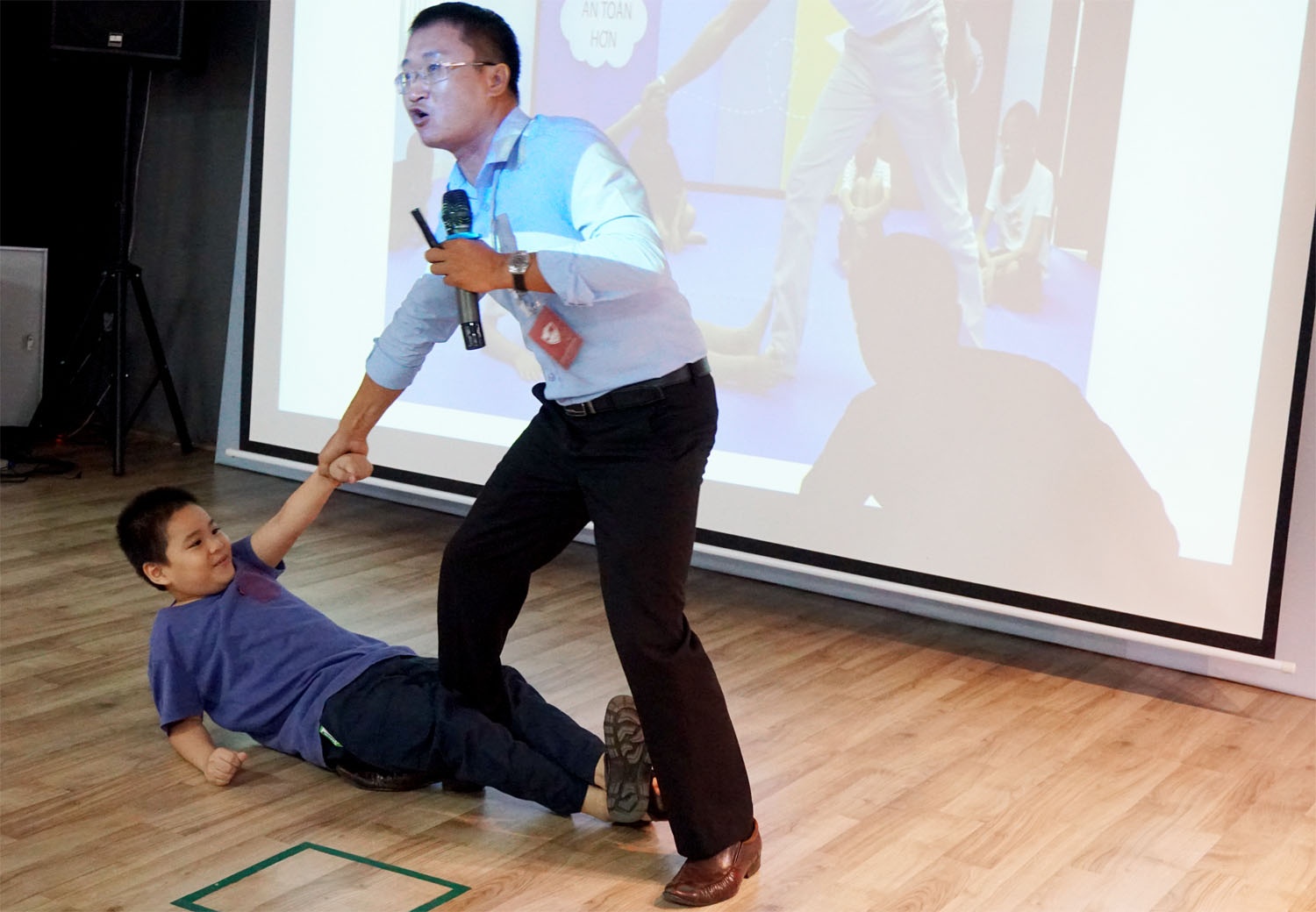 xâm hại tình dục trẻ em ảnh 2 xam hai tinh duc tre em anh 2