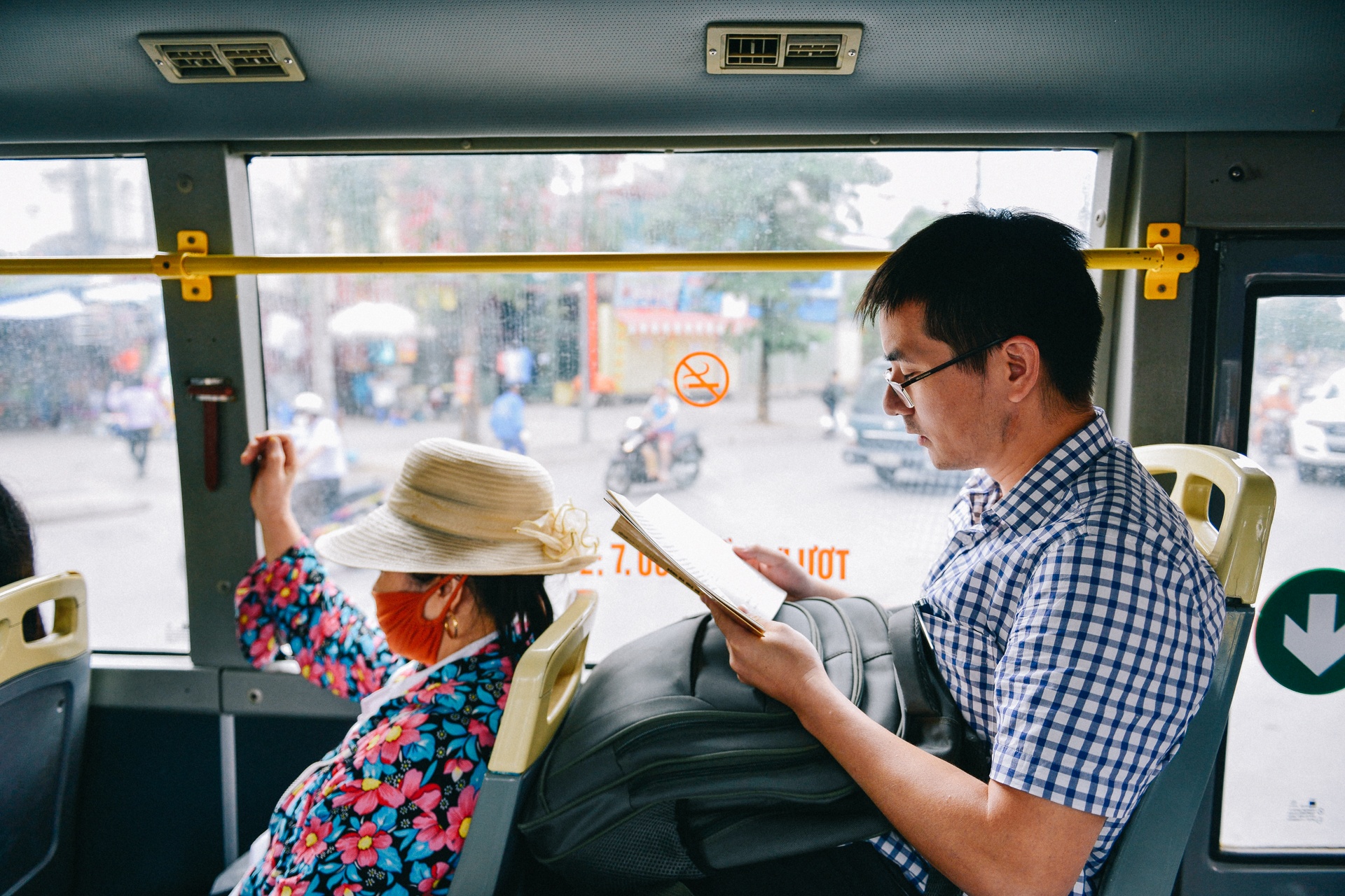 Mot ngay ban sach rong cua Nguyen Quoc Vuong hinh anh