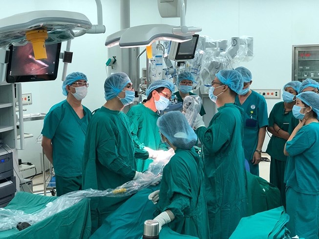 Phai hoc 9 nam moi duoc lam bac si hinh anh