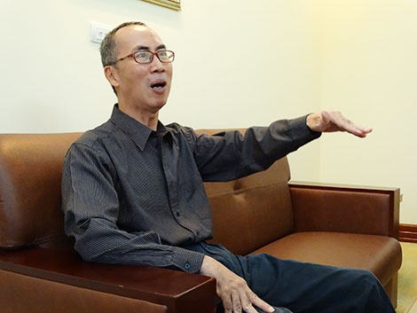 Thay giao Le Ba Khanh Trinh: Luon co mot loi giai cua Chua, nhung... hinh anh