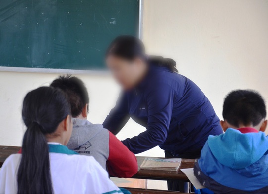 Bat hoc sinh tat ban 231 cai la phan giao duc, co the bi xu ly hinh su hinh anh