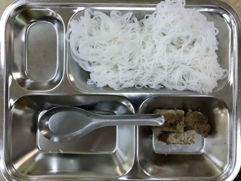 Bua an ban tru dam bac anh 1